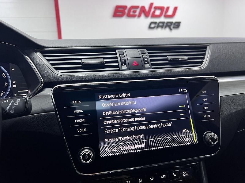 Škoda Superb 2.0 TSI 140 kW Style Servis - fotka 36 z 50