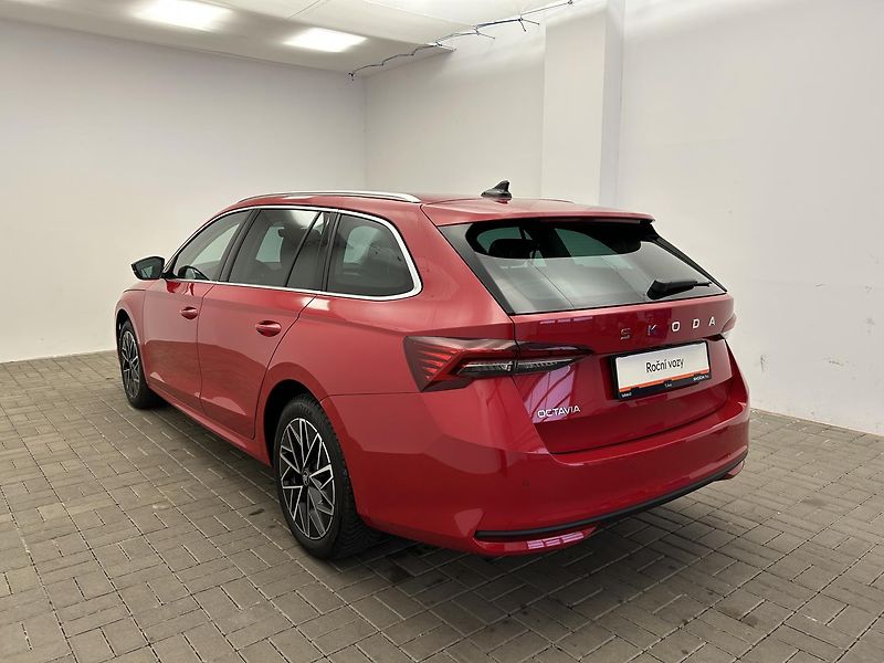 Škoda Octavia 1.5 TSI Top selection - fotka 22 z 24