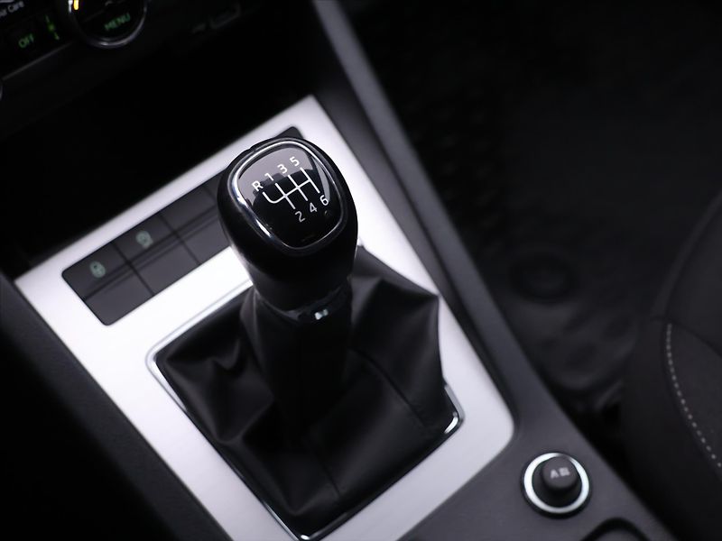 Škoda Octavia 1,0 TSI 85kW CZ Aut.Klima - fotka 20 z 28