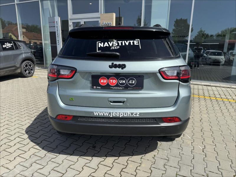 Jeep Compass 1,5 130k Upland  e-Hybrid - fotka 5 z 14