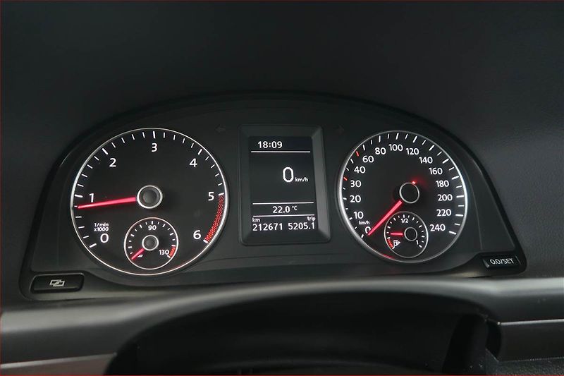 Volkswagen Touran (2011) 1.6 TDI, Tempomat - fotka 11 z 15