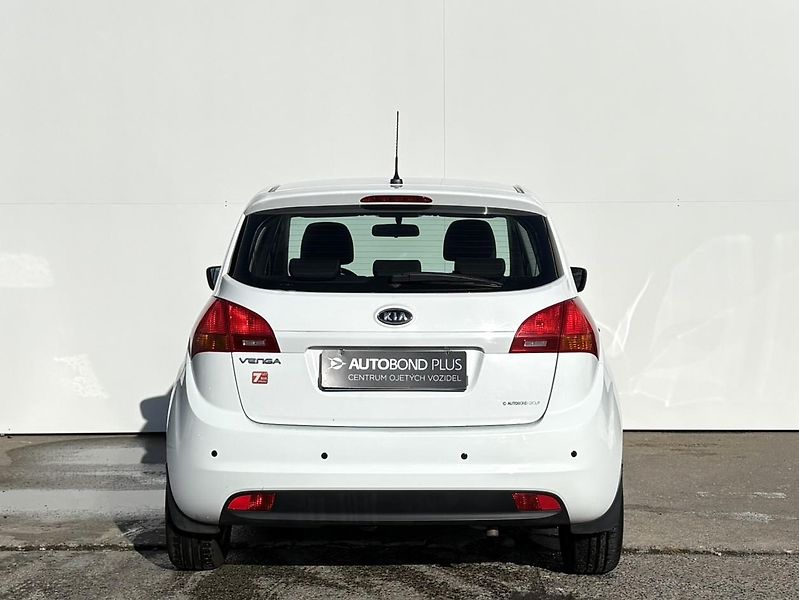 Kia Venga 1.4 CVVT 66kW - fotka 9 z 18