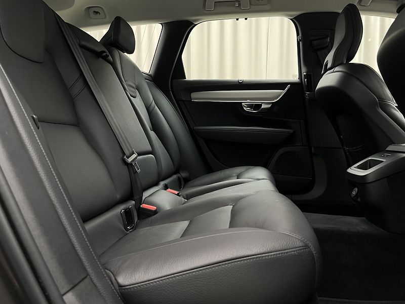 Volvo V90 B4 BRIGHT PLUS CZ 1. maj. - fotka 21 z 48