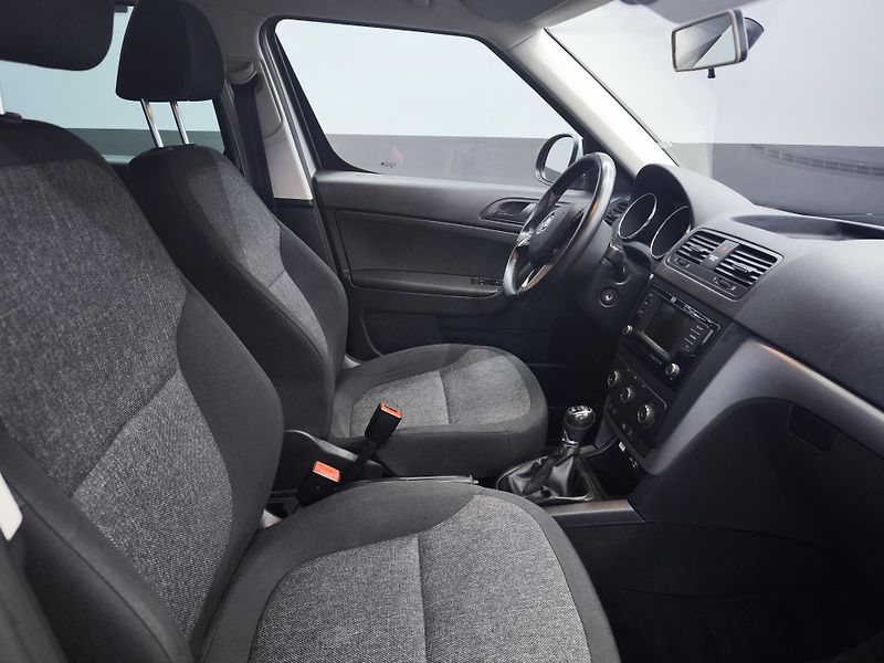 Škoda Yeti (2016) Cool Edition Outdoor 2.0 4x4 - fotka 17 z 24