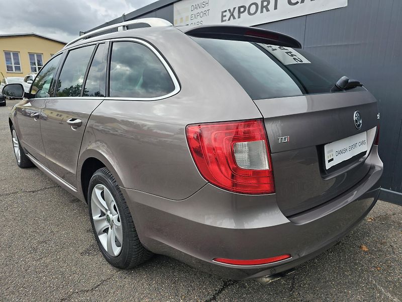 Škoda Superb 2.0 TDI 103kW,SENZORY,SERVISKA - fotka 13 z 53
