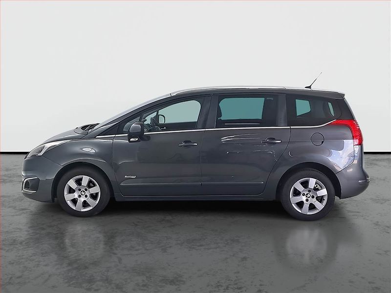 Peugeot 5008 (2014) 1.6 HDi, Navi, Tempomat - fotka 3 z 17