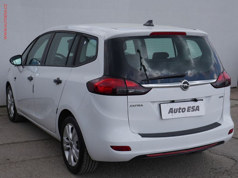Opel Zafira (2016) 1.6 CDTi, AC, park.kamera - fotka 4 z 15