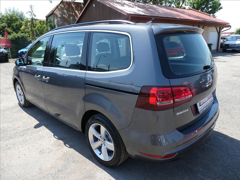 Volkswagen Sharan 2,0 TDi 110kW webasto, 2x kola - fotka 7 z 50