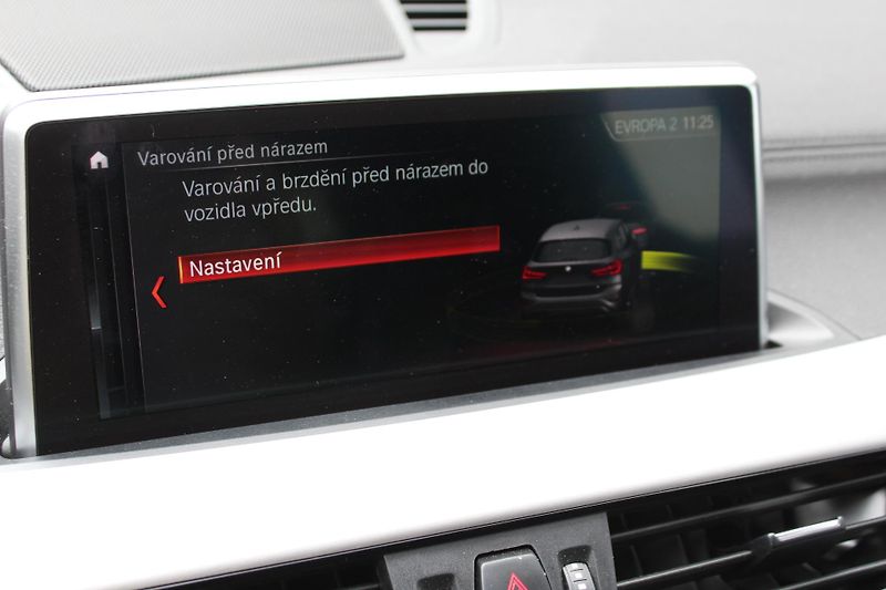 BMW X1 xDrive18d, Mpaket - fotka 19 z 22