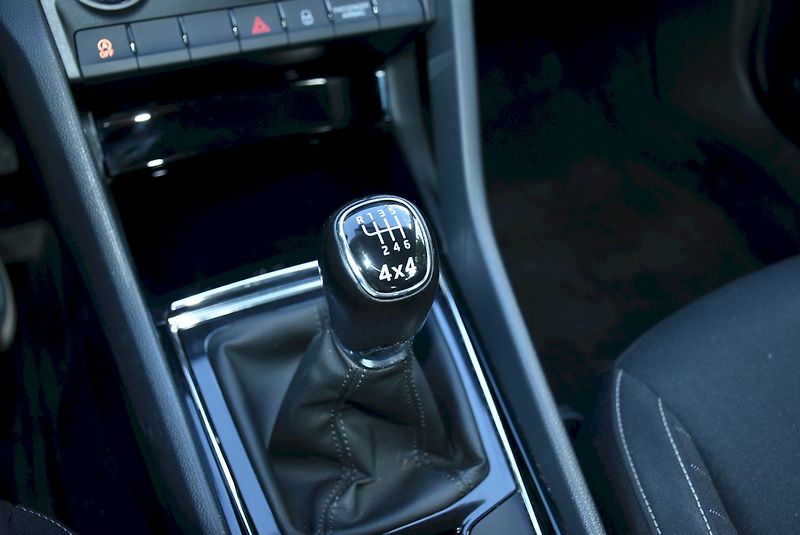 Škoda Karoq (2019) AMBITION 2.0 TDI 110 kW 4X4 - fotka 24 z 32