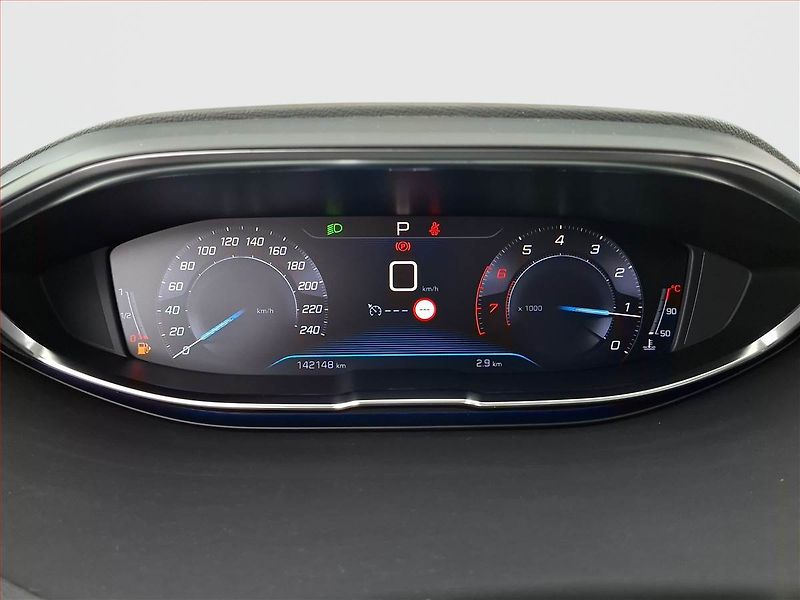 Peugeot 3008 (2019) Allure 1.6 PureTech, Automat - fotka 11 z 22
