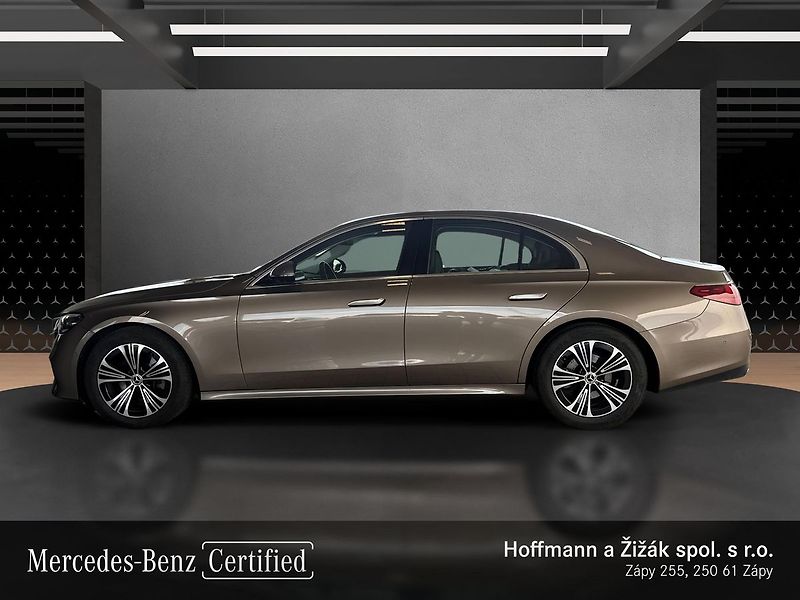 Mercedes-Benz Třídy E E 220d 4MATIC - fotka 2 z 20