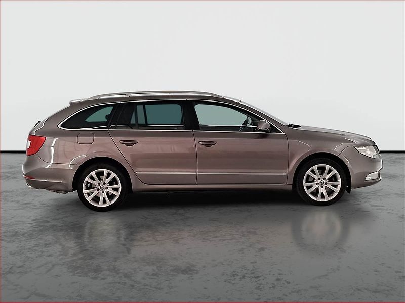 Škoda Superb (2011) Elegance 2.0 TSI, Automat - fotka 6 z 21