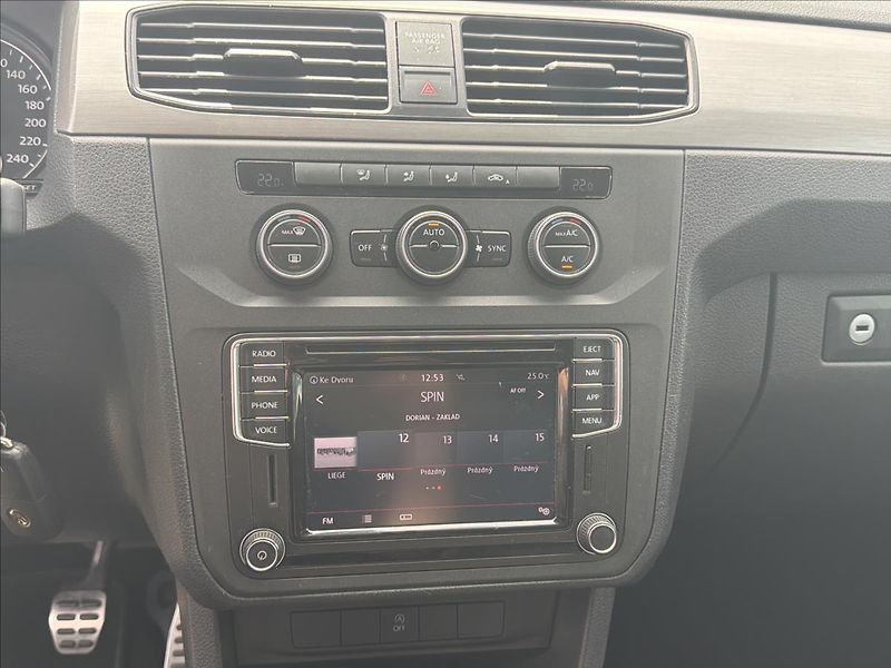Volkswagen Caddy 2,0 TDi 75 Kw MAXI tažné NAVI - fotka 17 z 27