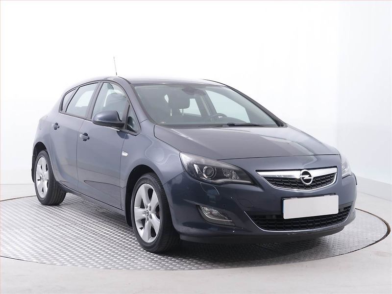 Opel Astra (2010) 1.6 16V, po STK, jezdí dobře - fotografie inzerátu