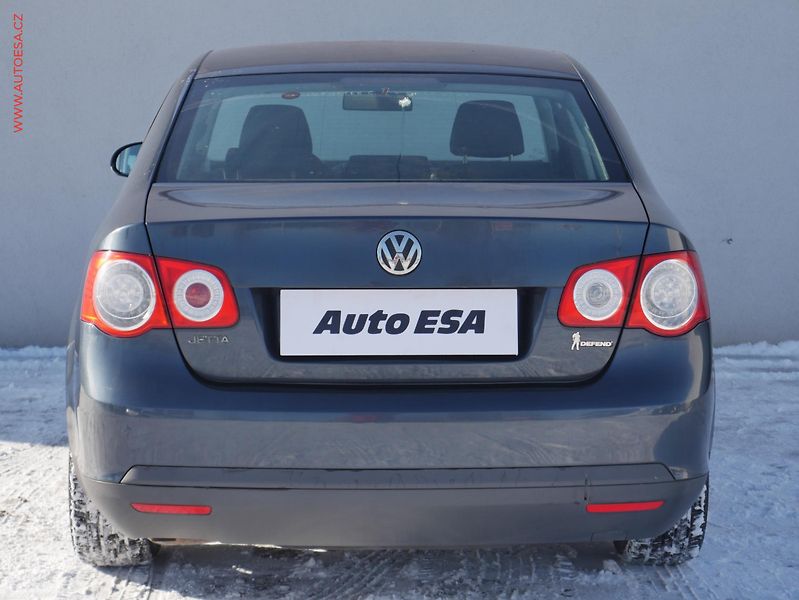 Volkswagen Jetta (2007) 1.6i, ČR, autoAC - fotka 5 z 16