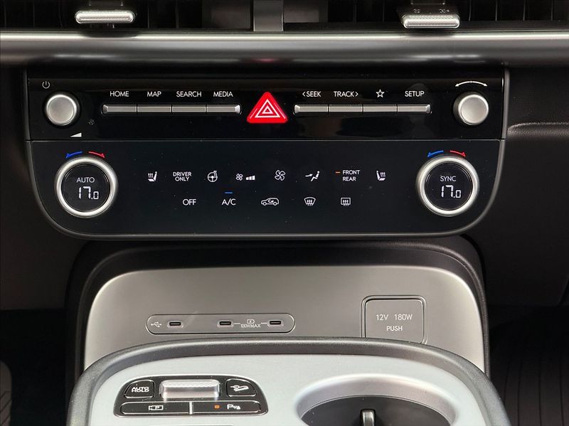 Hyundai Ioniq 9 0,0 EV 110 kWh SMART 160KW - fotka 12 z 18