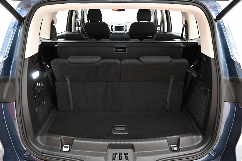 Ford S-MAX 2,0 EcoBLUE 140 kW AT8 7MÍST Z - fotka 10 z 32