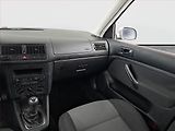 Volkswagen Golf (2003) 1.4 16V, nová STK - náhled 8