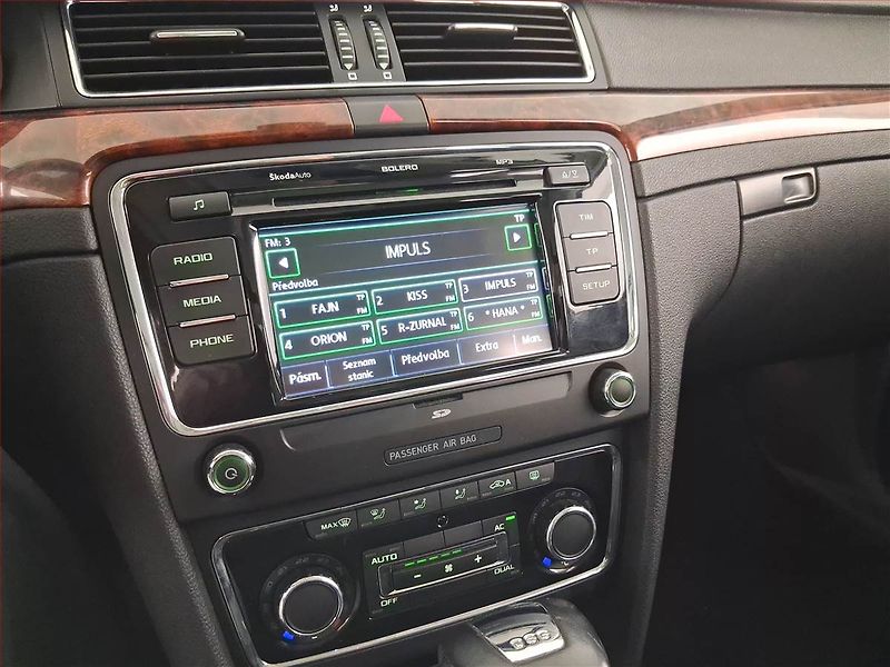 Škoda Superb (2011) Elegance 2.0 TSI, Automat - fotka 12 z 21