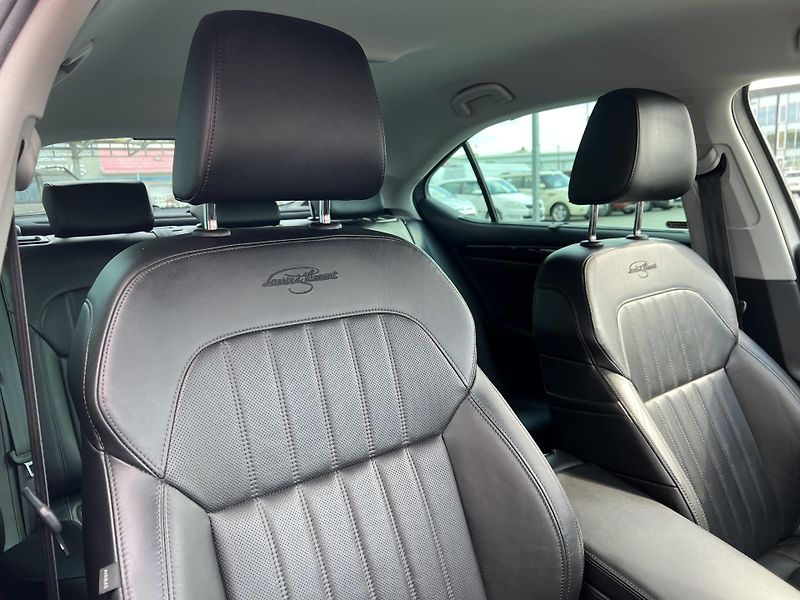 Škoda Superb (2017) 2,0TDi140kW Laurin&Klement DSG - fotka 34 z 42