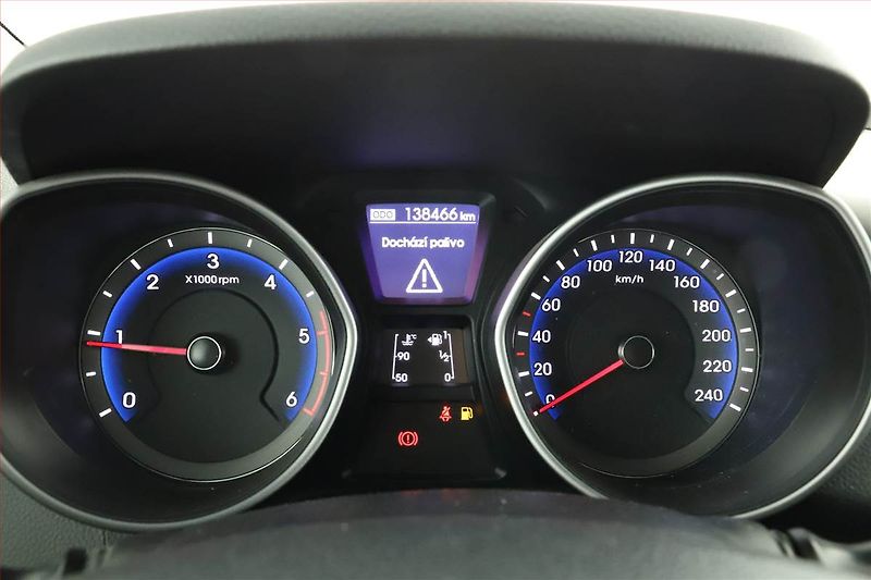 Hyundai i30 (2016) 1.6 CRDi, Tempomat - fotka 8 z 13