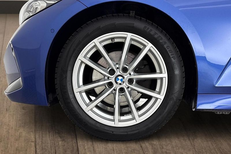 BMW Řada 3 řady 3 | 320d xDrive - fotka 6 z 21