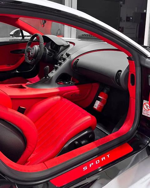 Bugatti Chiron (2019) Exkluzivní W16 sportovní edice - fotka 14 z 14