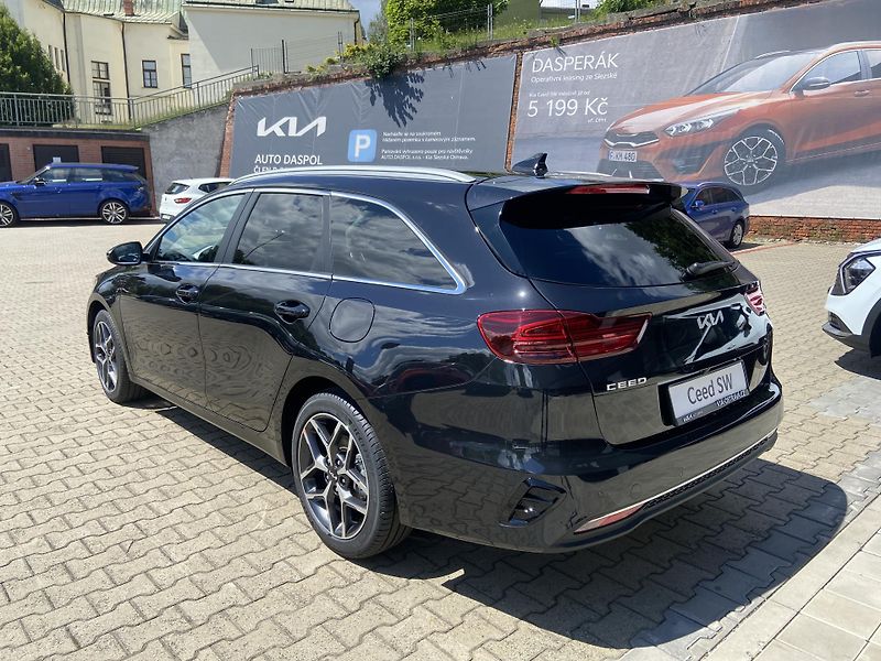Kia Ceed SW (2025) TOP Tech+Bus 