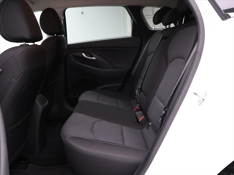 Hyundai i30 1,0 T-GDI 88kW Style DCT CZ DP - fotka 14 z 32