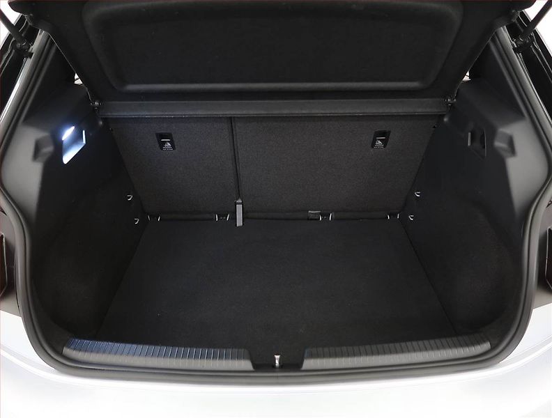 Volkswagen ID.3 (2020) Life Pro Perf. (62 kWh) - fotka 14 z 28
