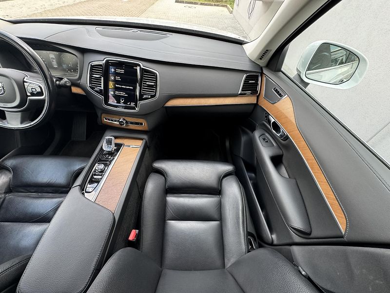Volvo XC90 B5 (nafta) AWD // TZ // 1. maj - fotka 18 z 49