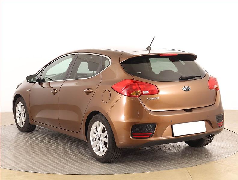 Kia Ceed (2016) 1.4 MPI, Serv.kniha, Tempomat - fotka 4 z 16