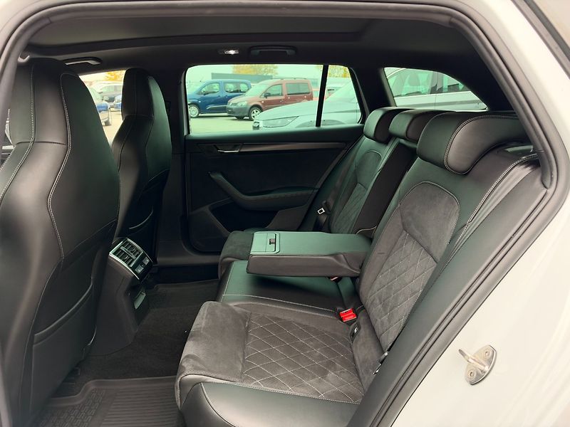 Škoda Superb (2021) Sportline 2.0 TSI 4x4 DSG - fotka 13 z 39