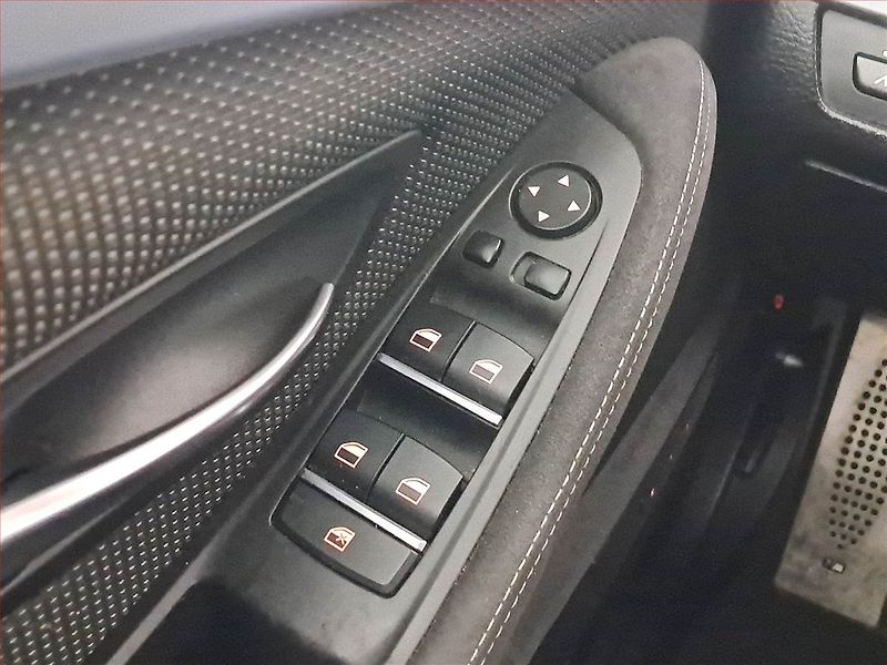 BMW Řada 5 (2013) 530d xDrive, 4X4, Automat - fotka 21 z 30
