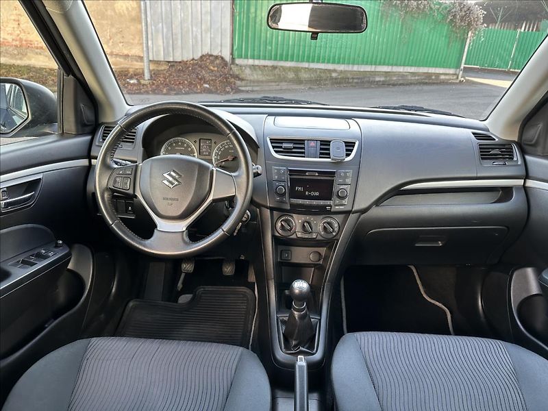 Suzuki Swift 1,2 4x4 - fotka 13 z 19