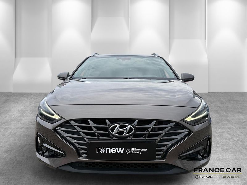 Hyundai i30 (2021) 1,5 T-GDi 117 kW SMART DCT - fotka 2 z 24