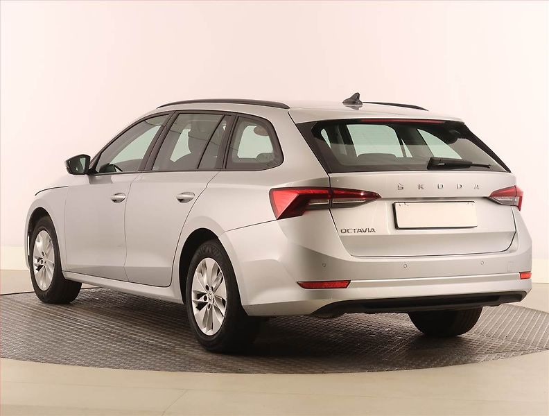 Škoda Octavia (2022) Ambition 2.0 TDI, ČR,1.maj - fotka 4 z 24