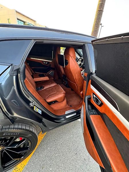 Lamborghini Urus (2020) Lamborghini Urus Luxusní SUV - fotka 11 z 12