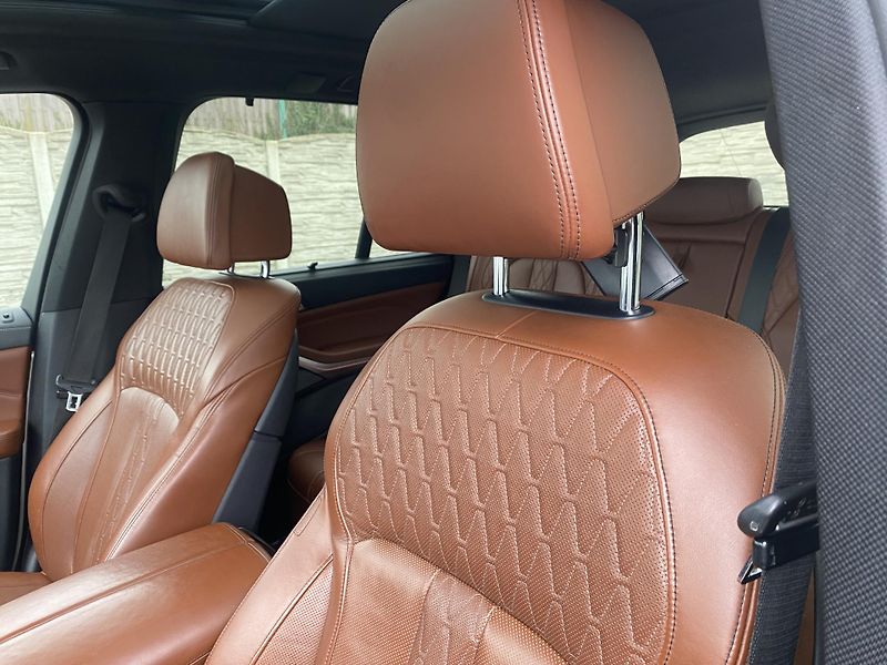BMW X5 M50XD 4x4 400PS CZ DPH FULL 1A - fotka 102 z 171