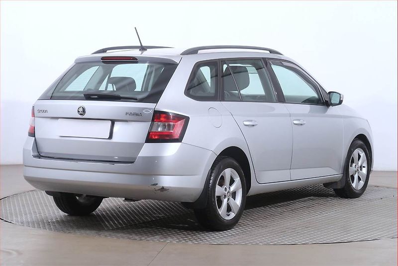 Škoda Fabia (2015) 1.2 TSI, Tempomat - fotka 5 z 17