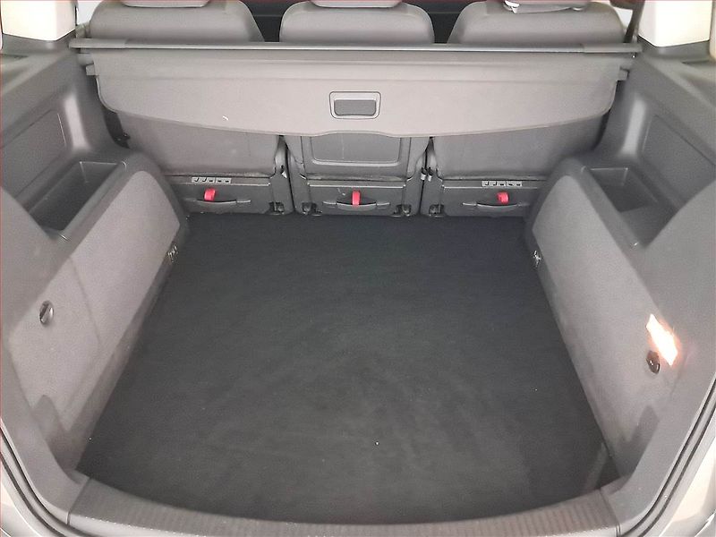 Volkswagen Touran (2012) 1.6 TDI, Navi, Tempomat - fotka 14 z 21