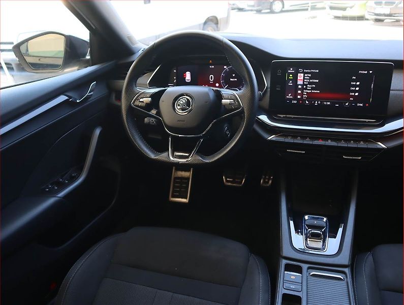 Škoda Octavia (2023) Sportline 2.0 TDI - fotka 7 z 28