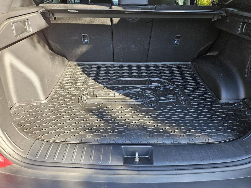 Hyundai Tucson (2021) 1,6 T-GDI 110 kW, manuál, ČR - fotka 32 z 37