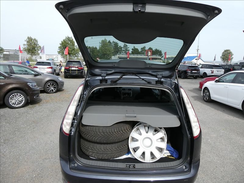 Ford Focus 1,6 16V 74kW 2xkola,závěs,serv - fotka 23 z 42