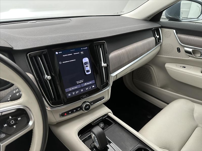 Volvo S90 2,0 B5 184kW CZ DPH - fotka 26 z 41