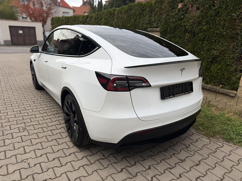 Tesla Model Y Performance-540PS-AWD-Berlín- - fotka 4 z 23