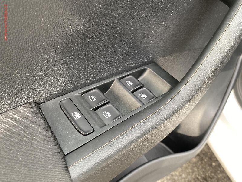 Škoda Fabia (2018) 1.0 TSi, 2.maj,ČR, Style, - fotka 13 z 18