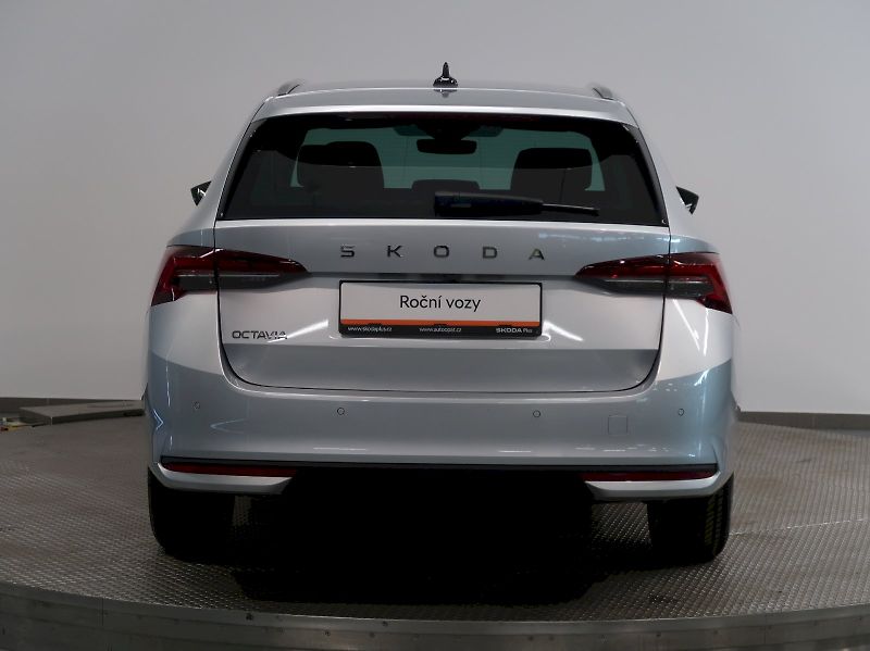 Škoda Octavia (2025) TOP SELECTION 2.0TDI 110KW DSG - fotka 9 z 42