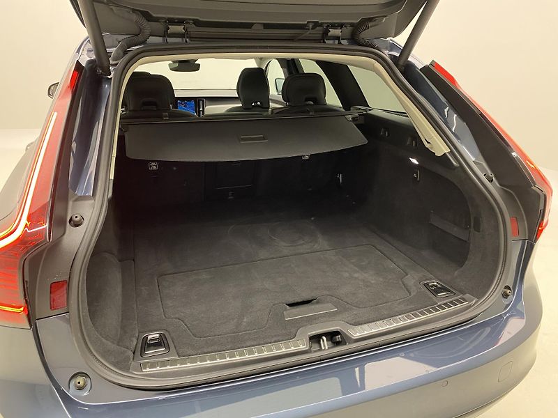 Volvo V90 T8 AWD RECHARGE DARK PLUS AUT - fotka 6 z 65